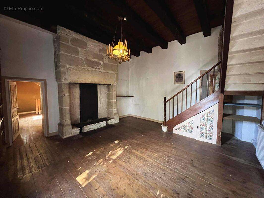 Maison St Raphael 7 pièce(s) 180 m2 - photo 6