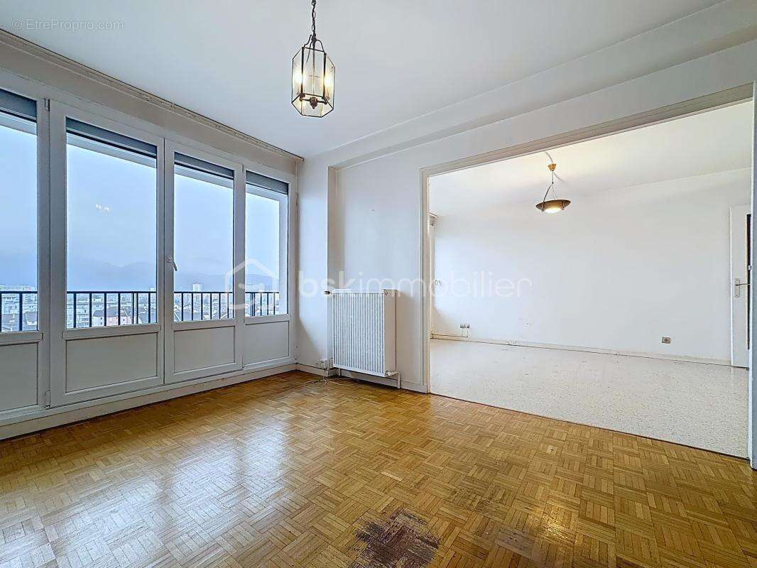 Appartement à ECHIROLLES