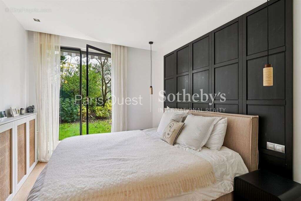 Appartement à NEUILLY-SUR-SEINE