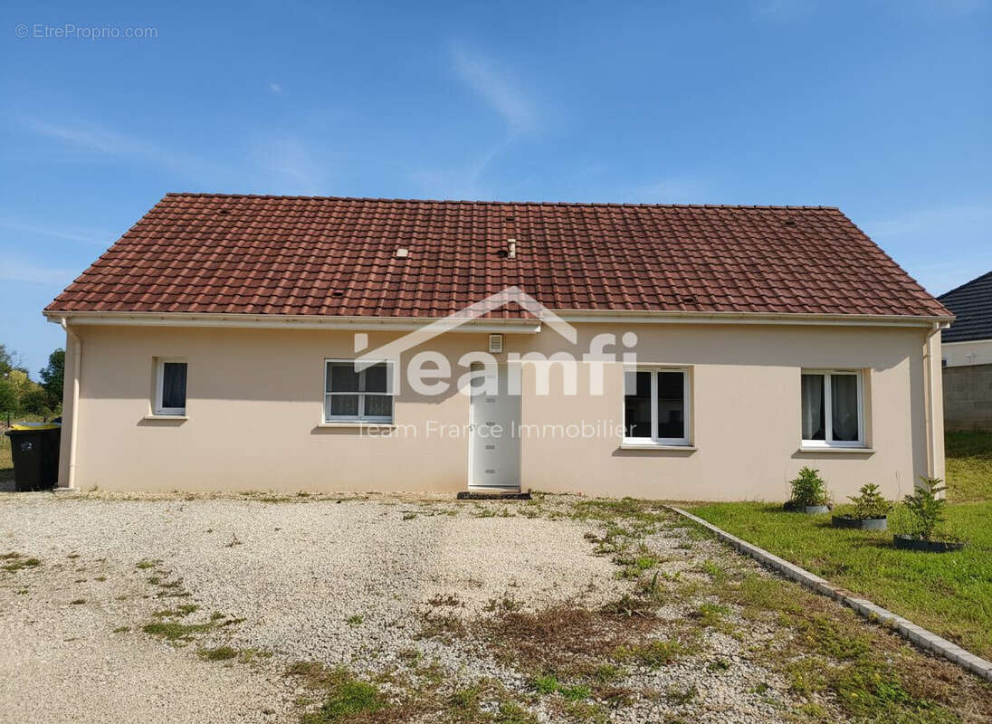 Maison à MORTHOMIERS