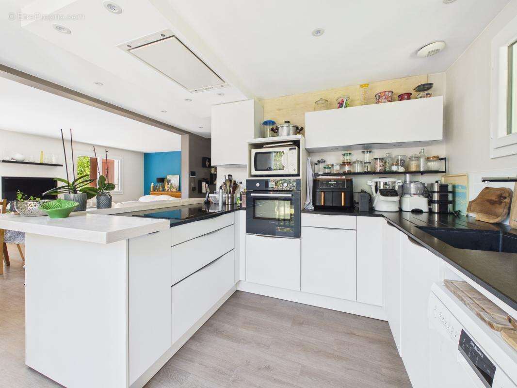 CHAMBÉRY - Maison - 109.50 m2 + terrain de 799m² - photo 5