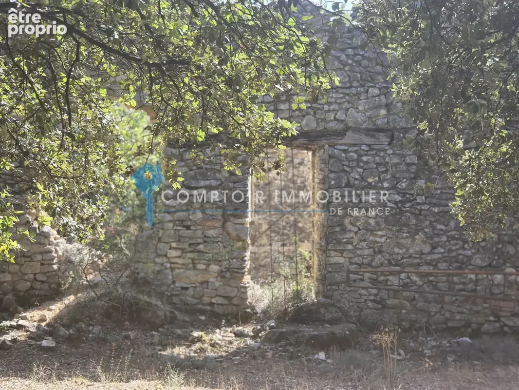 Photo Terrain à Saint-Saturnin-Les-Apt au prix de 16 822€