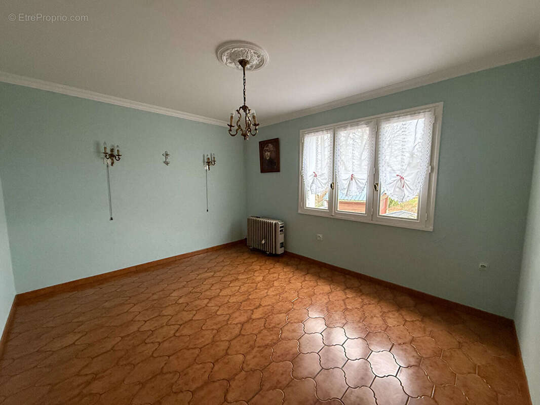 Maison à VRIGNE-AUX-BOIS