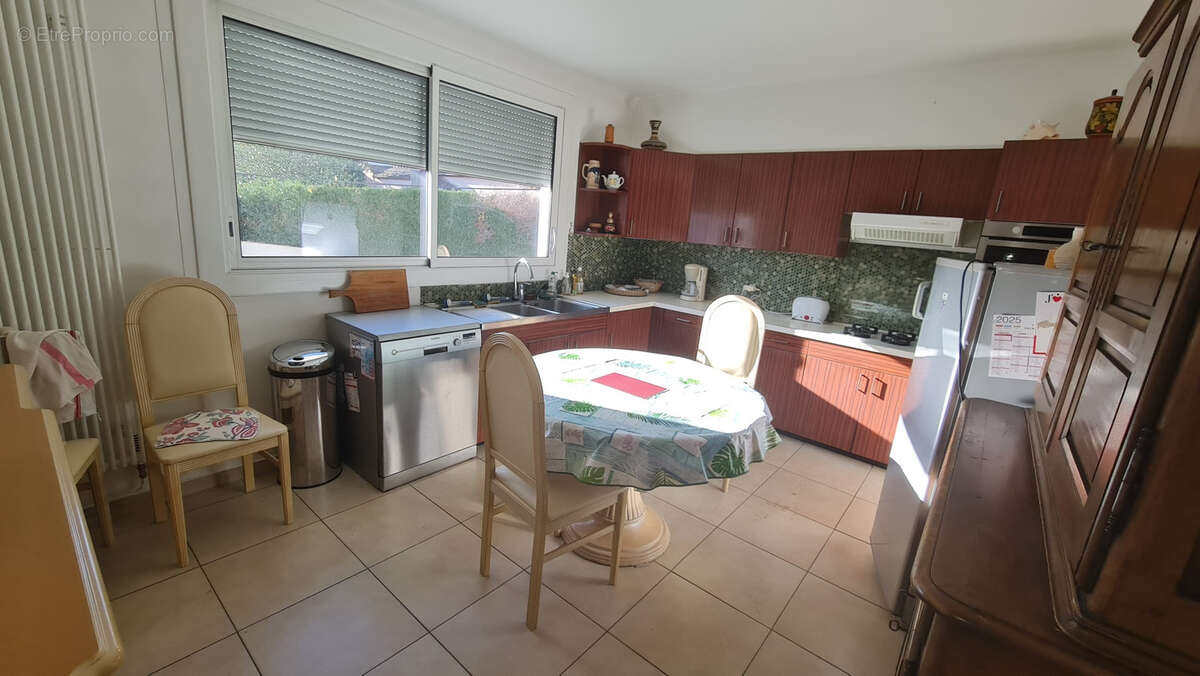 Maison à BURES-SUR-YVETTE