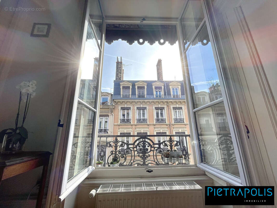 Appartement 61 m² à Lyon-2e  - photo 2