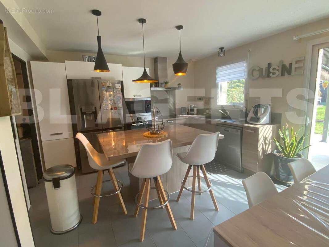 WhatsApp Image 2025-10-14 à 17 - Maison à LA SUZE-SUR-SARTHE