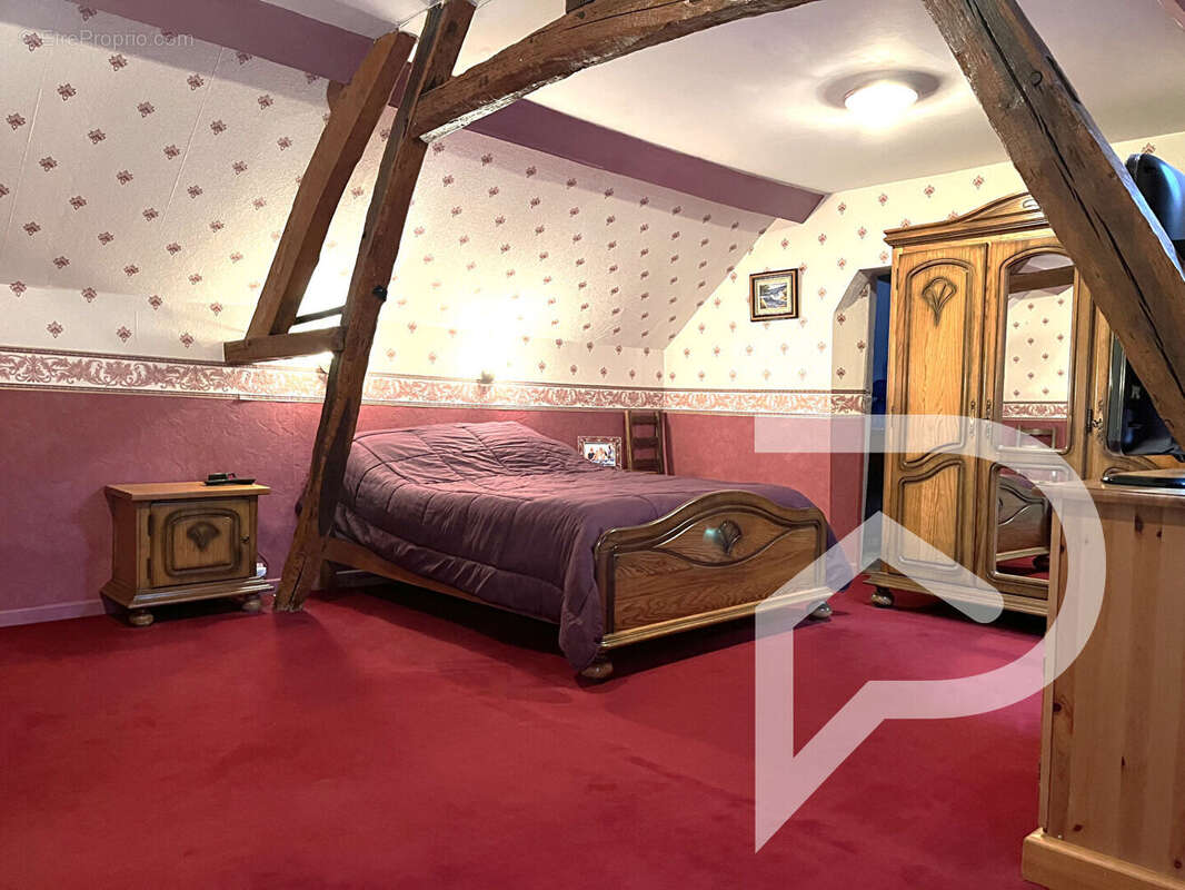 Maison à ESTREES-SAINT-DENIS