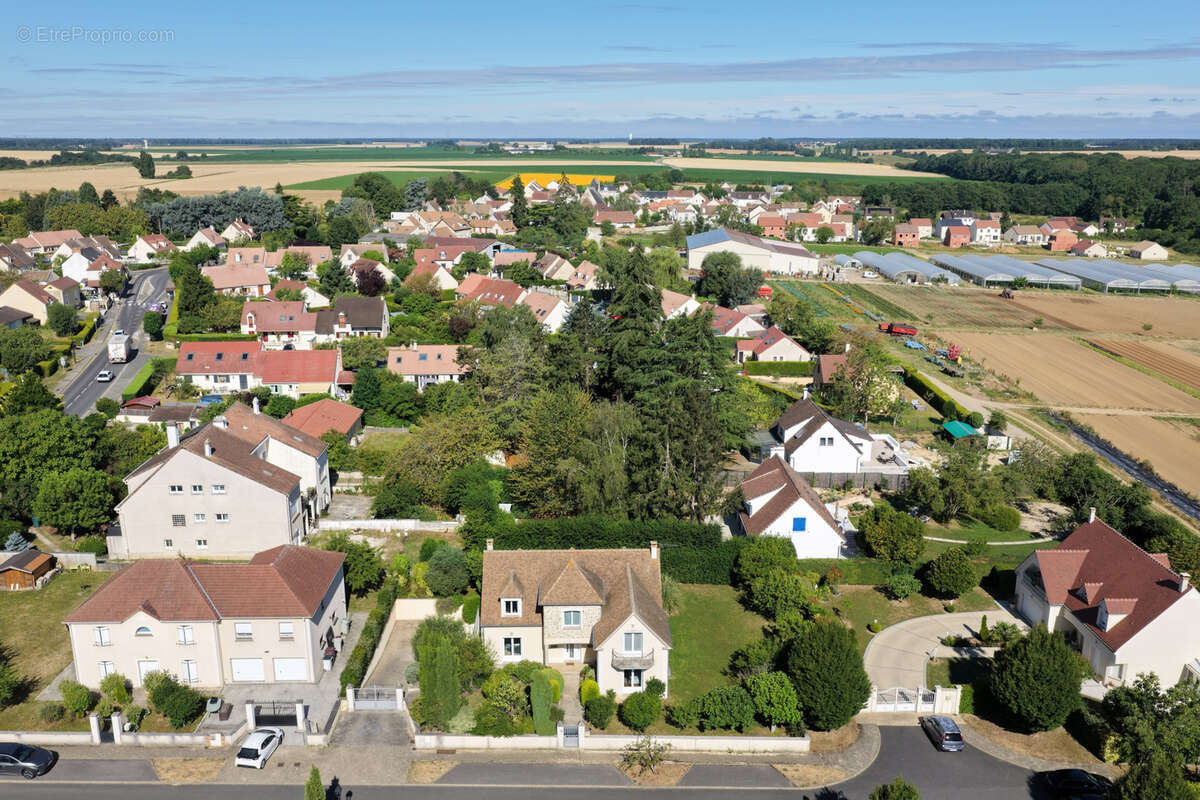 Maison à PECQUEUSE