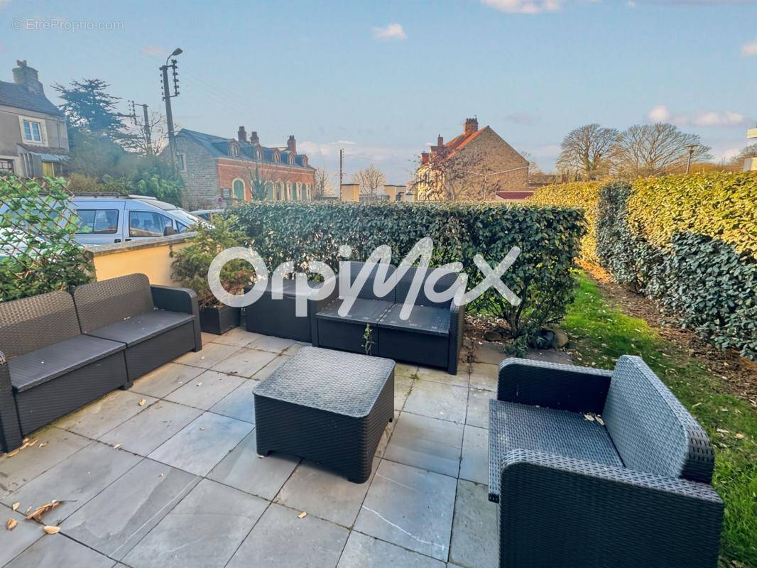 Maison à SAINT-MARTIN-BOULOGNE