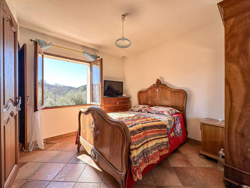 Maison à COLLOBRIERES