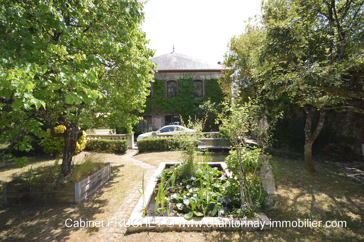Maison à LES HERBIERS