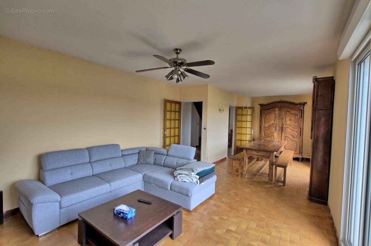 Maison 180 m² à Orleat  - photo 2