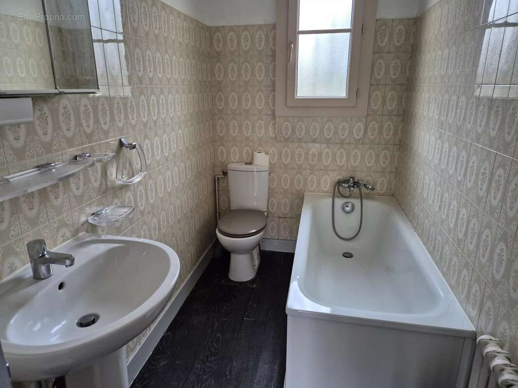 Appartement à LES PONTS-DE-CE