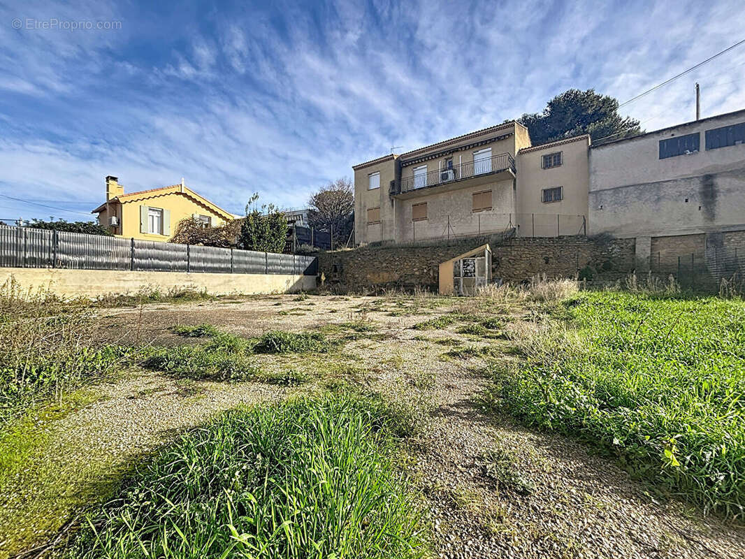 Terrain à SALON-DE-PROVENCE