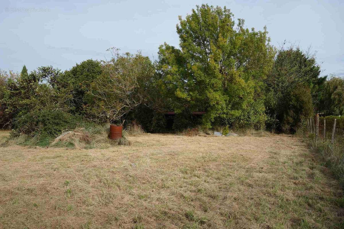 Maison en pierre à rénover entiérement - photo 6