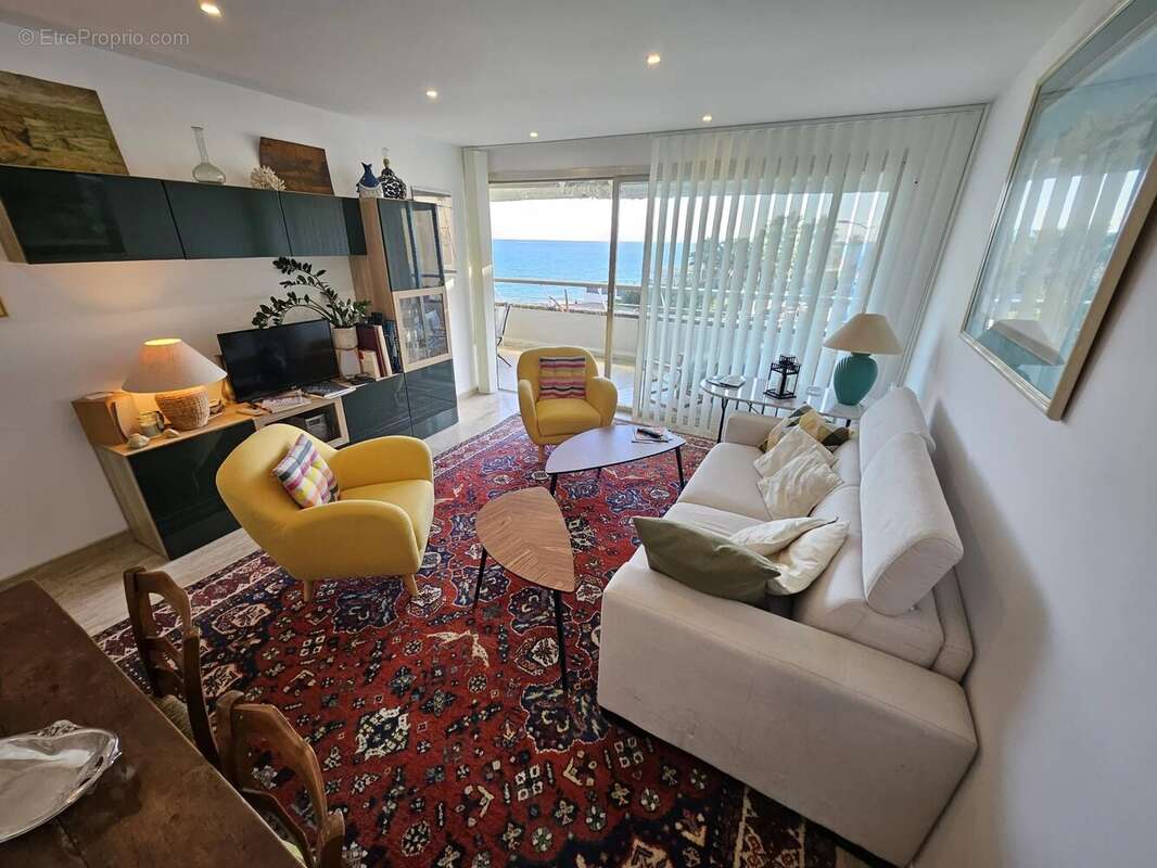 Appartement à VILLENEUVE-LOUBET