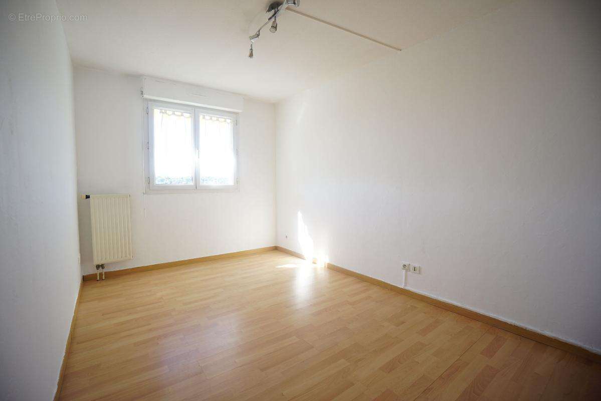 Ideal pour famille - beaux volumes - garage - 36m² de sejour - photo 7
