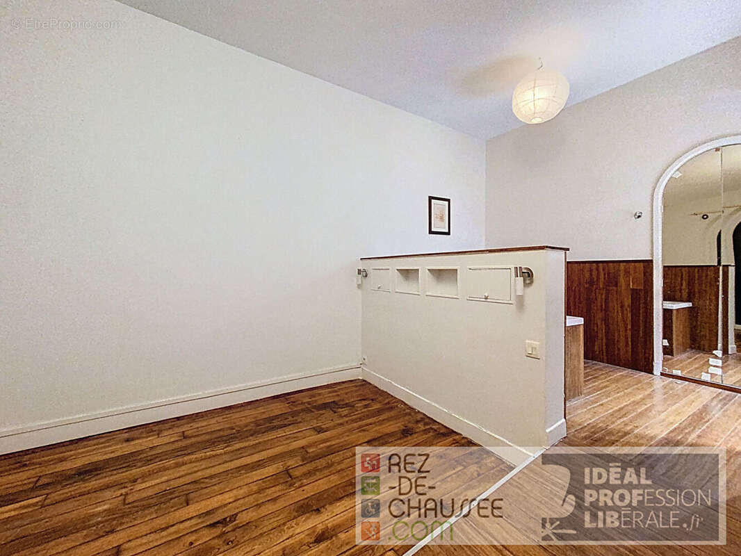 Appartement style atelier rue ruhmkorff. - photo 4