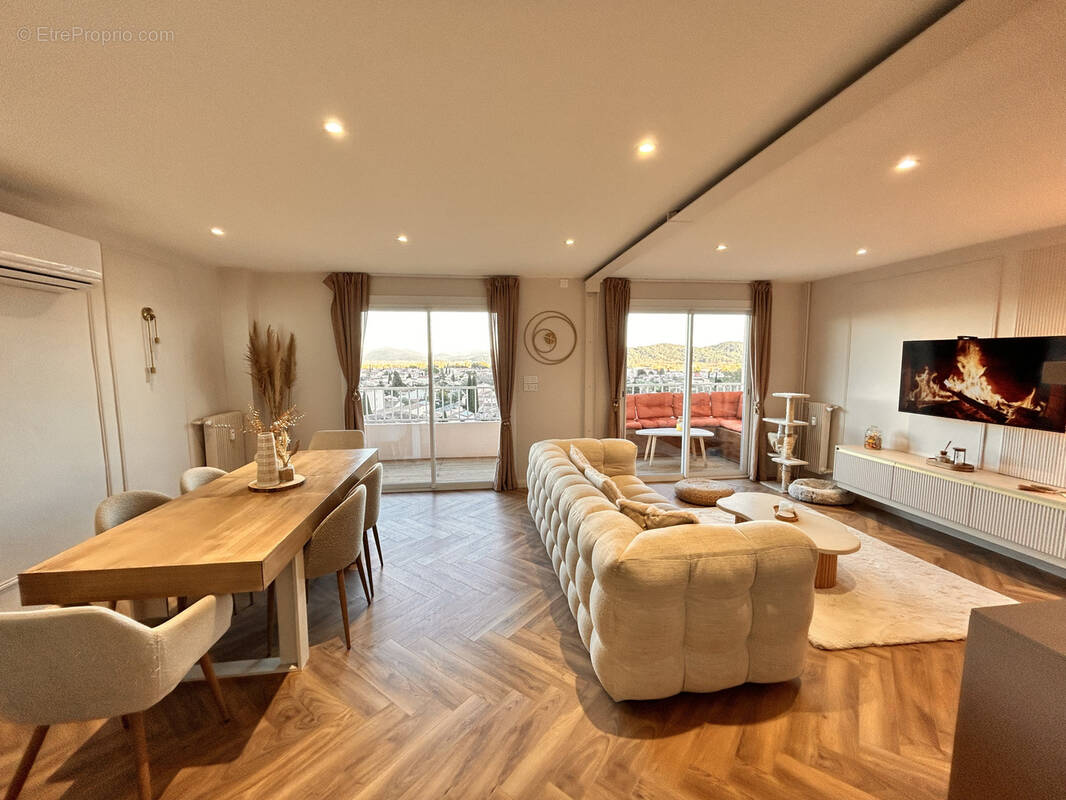 Appartement à CUERS