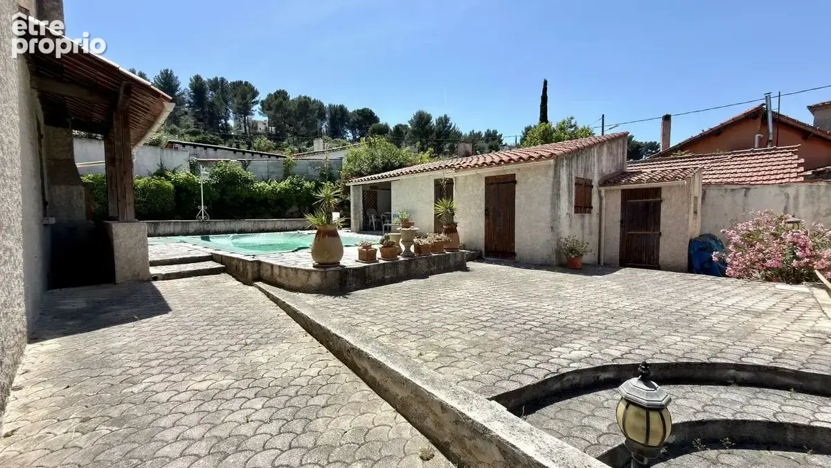 maison de type 5 avec piscine , poul house , terrain , garage - Maison à LA PENNE-SUR-HUVEAUNE