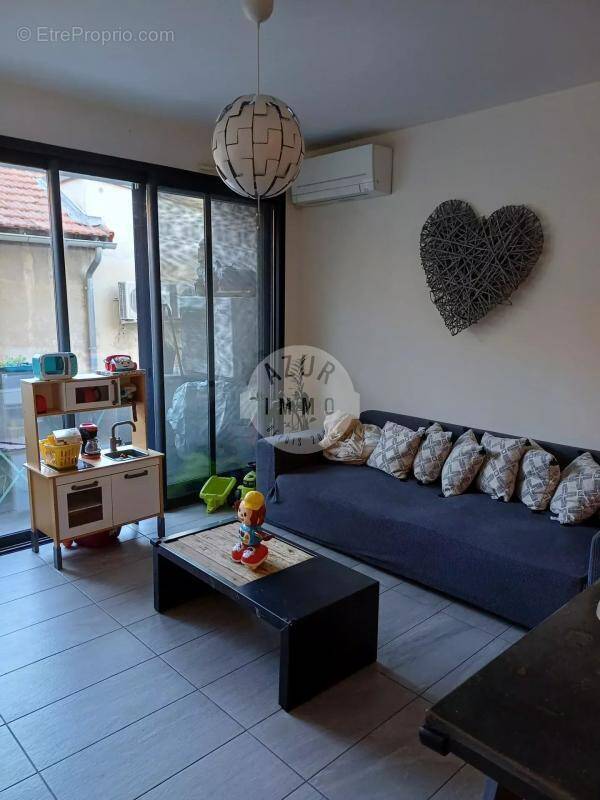 Appartement à ROQUEVAIRE