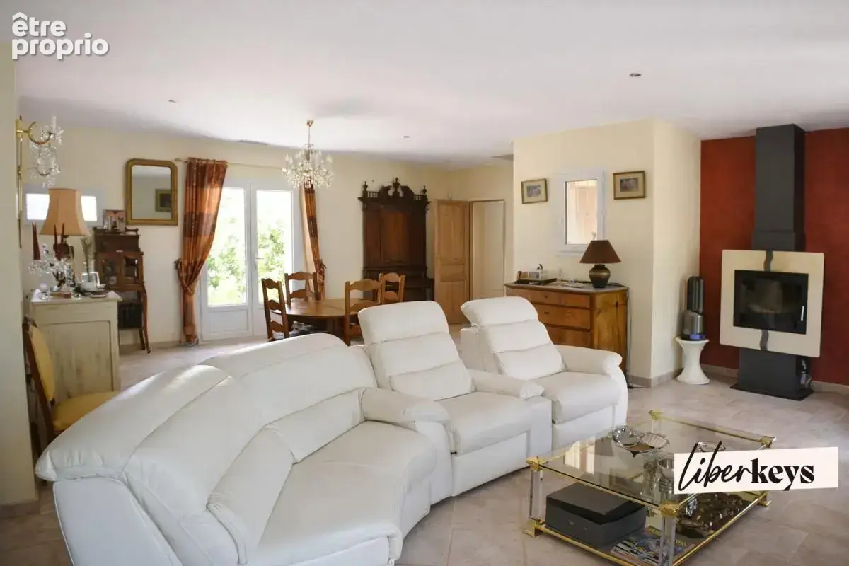 Maison de caractère avec piscine, oliveraie et vue sur Cotignac – 135 m² - photo 3