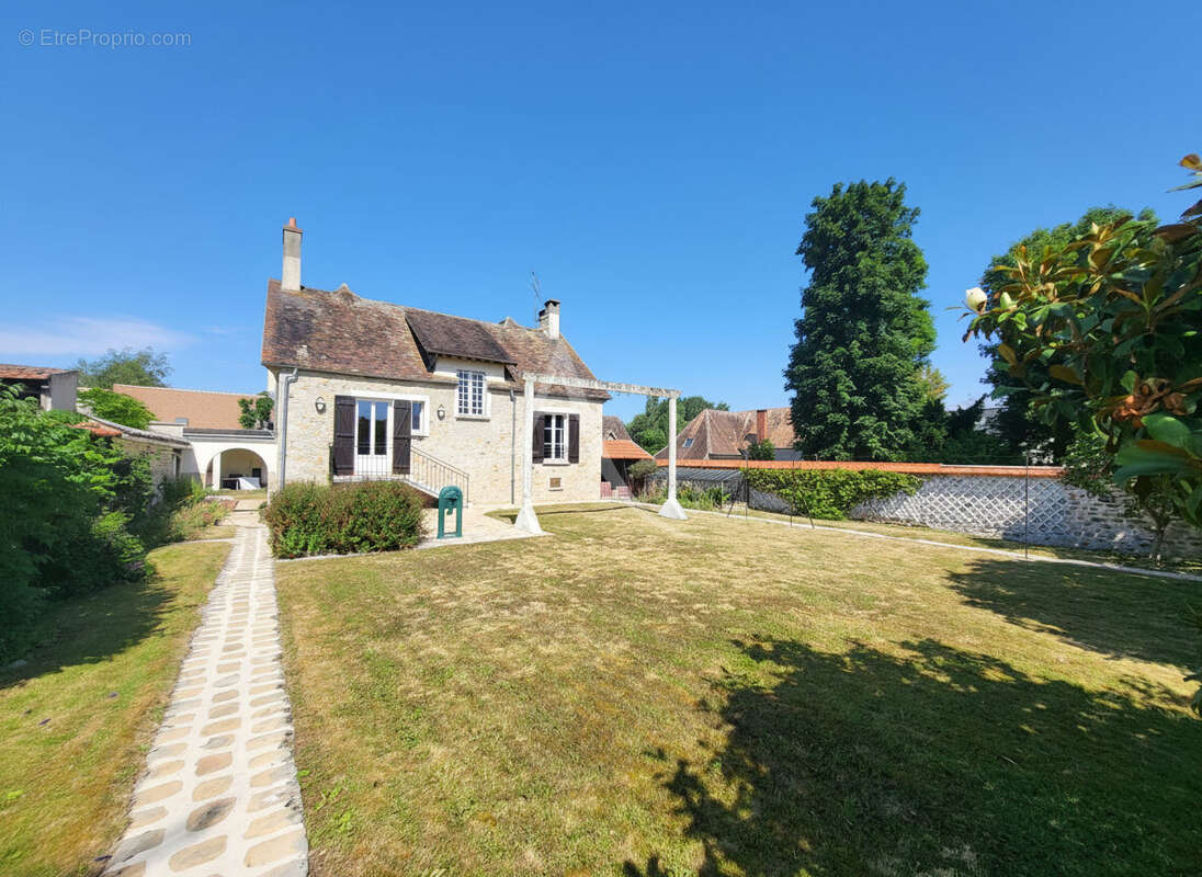 Maison Briarde avec sous sol - photo 9