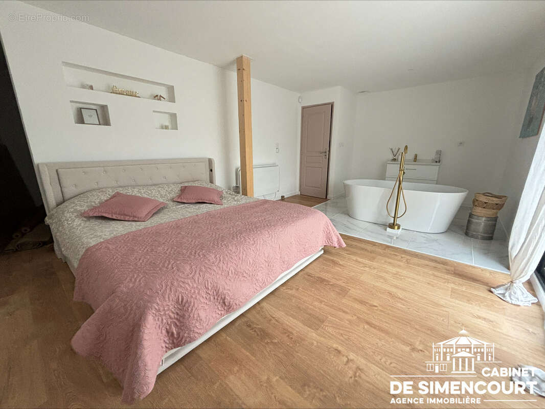 Maison à HEUCOURT-CROQUOISON