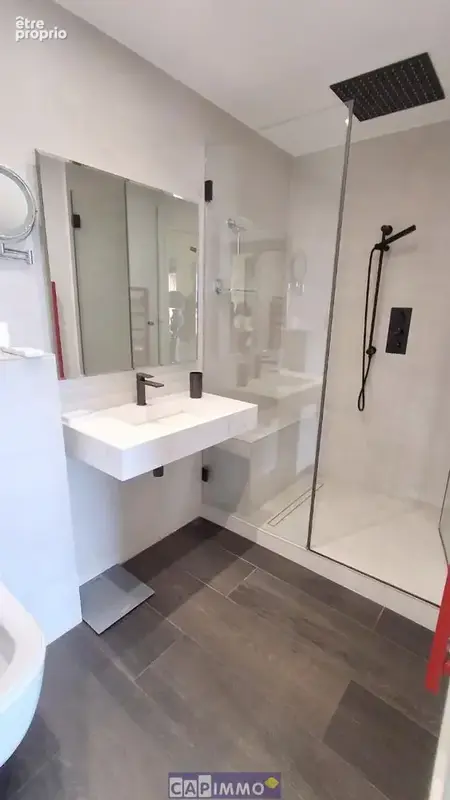 Appartement t5, cave, garage, parking, piscine, 83000 toulon - photo 11