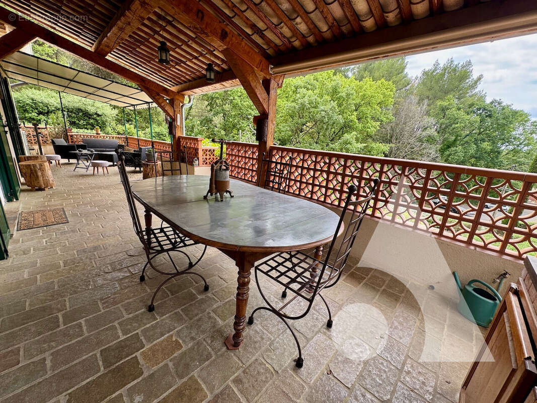 Maison à VILLECROZE