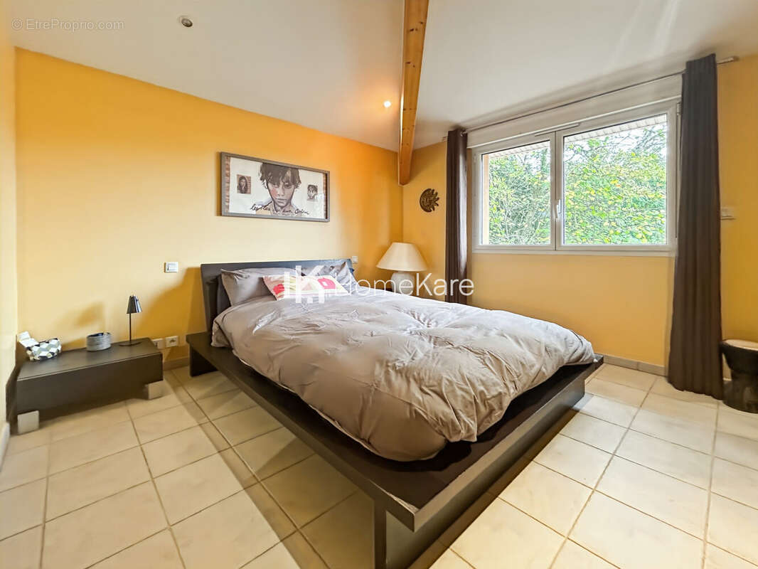 Maison à MONTAIGUT-SUR-SAVE