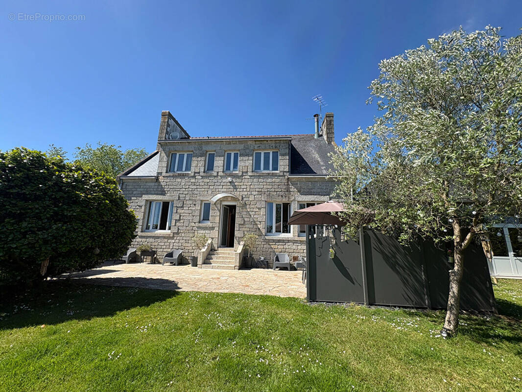 Maison à ERGUE-GABERIC