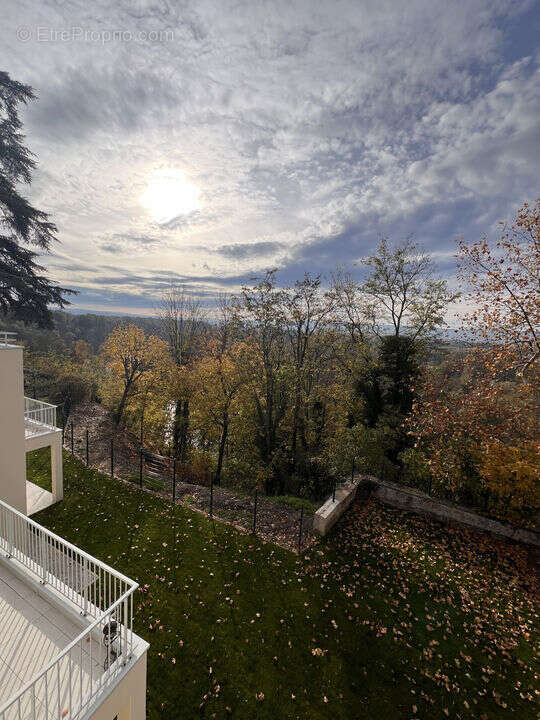 Appartement à VEAUCHE