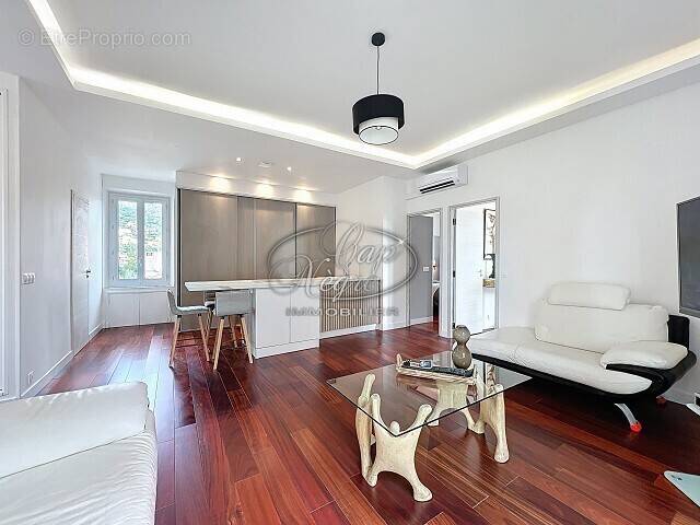 Appartement à BORMES-LES-MIMOSAS