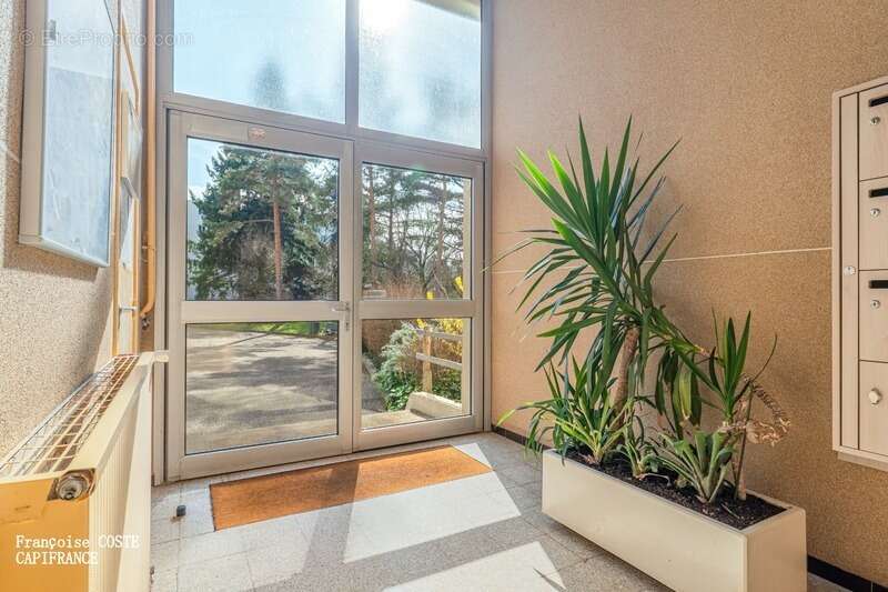 Appartement à SAINTE-FOY-LES-LYON