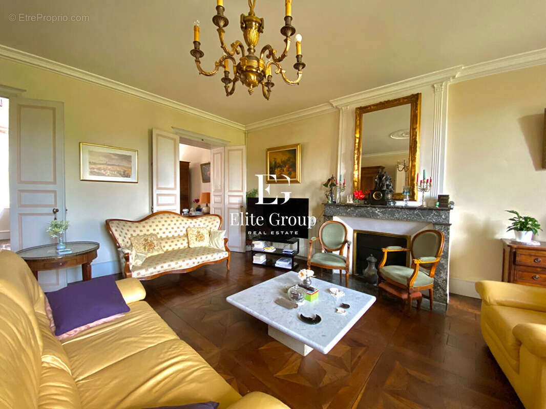 Maison à BARBEZIEUX-SAINT-HILAIRE