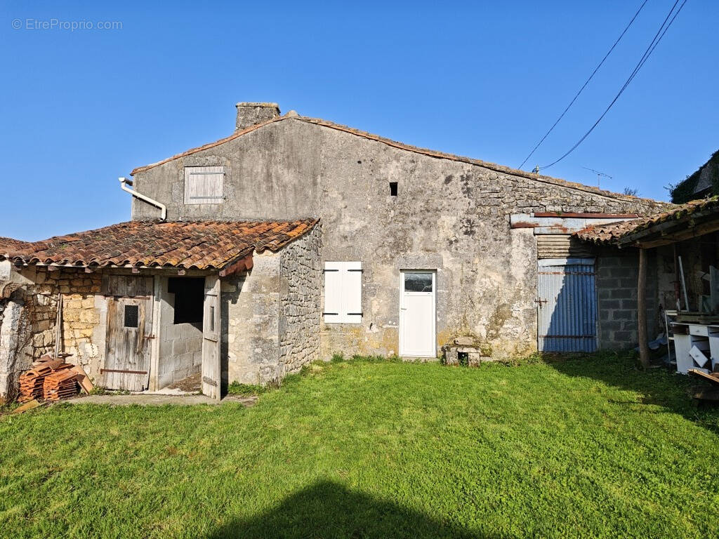 Maison à CHATEAUNEUF-SUR-CHARENTE