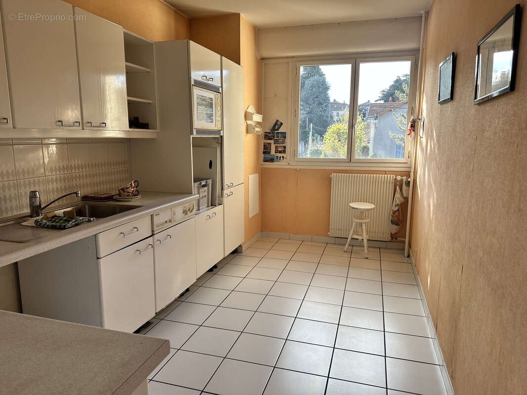 Appartement à SAINT-ETIENNE