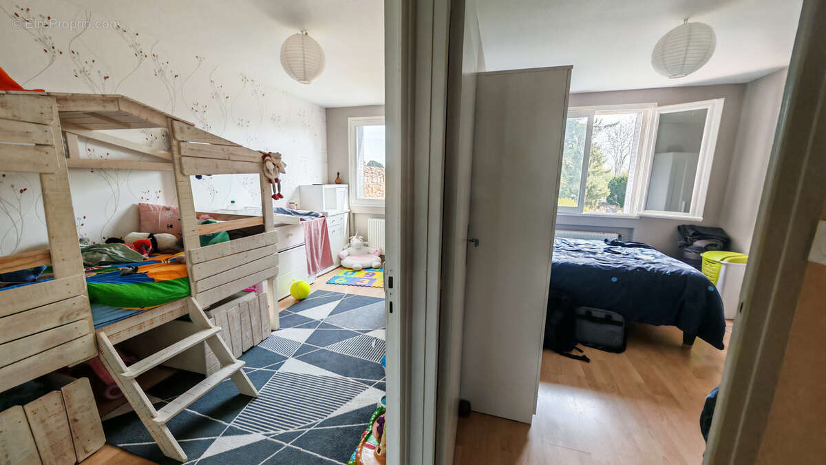 Appartement à LES MARTRES-DE-VEYRE