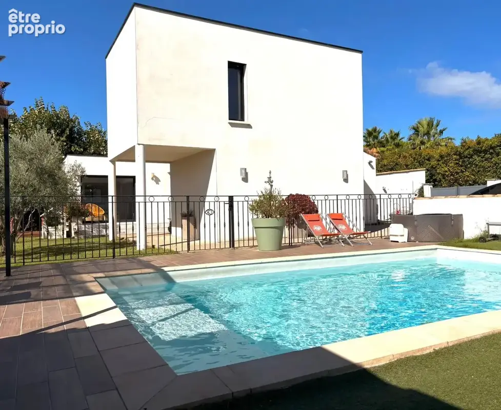 Maison 7 pièces 167 m² · à Clarensac · 167 m² · 469 000 €