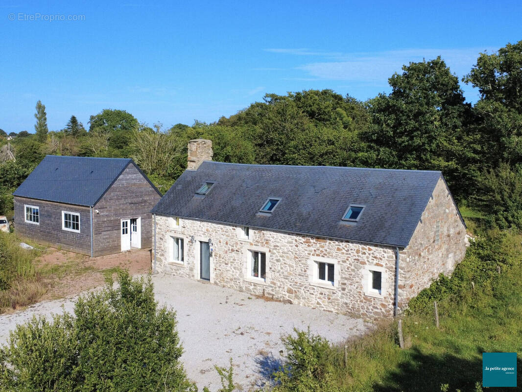 Maison à LE MESNIL-AU-VAL