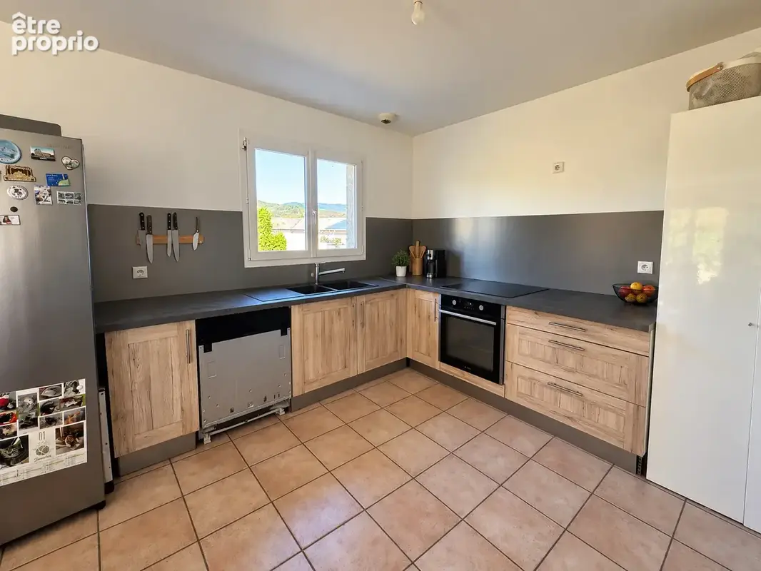 Maison d'habitation sur sous sol complet et terrain de 1100m2 - photo 5