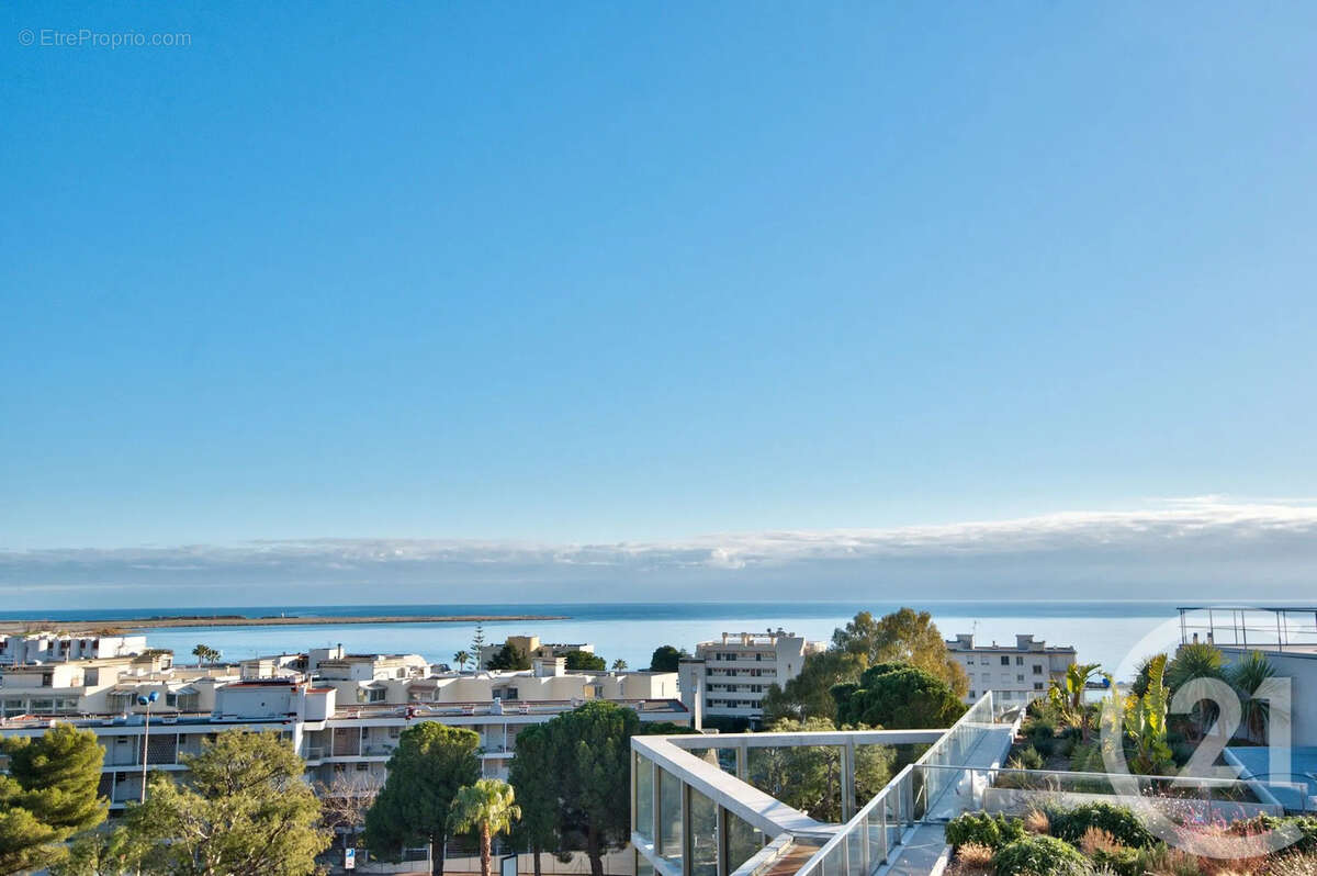 Appartement à SAINT-LAURENT-DU-VAR