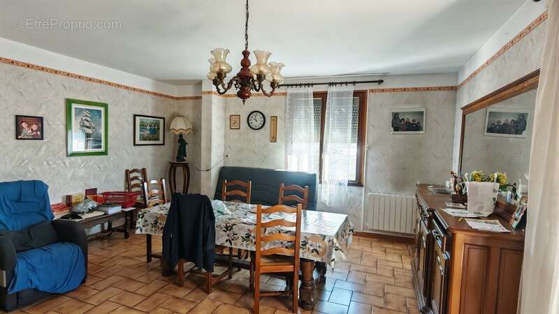 Maison à POUSSAN