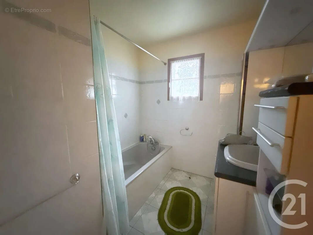 Maison 96 m² à Villeperrot  - photo 8