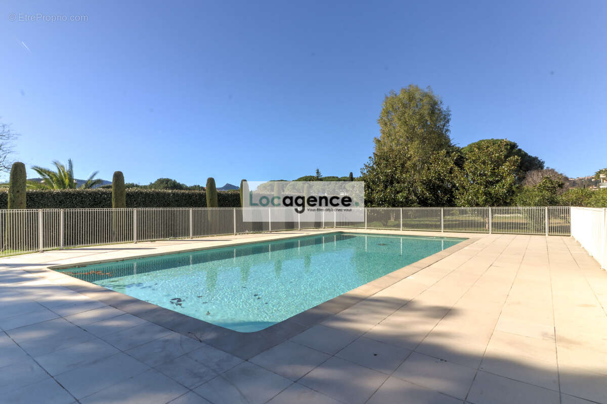 Appartement à MANDELIEU-LA-NAPOULE