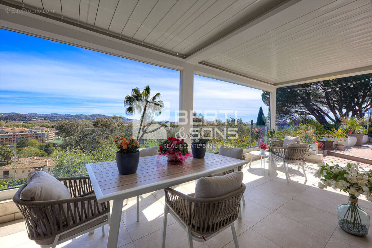 Maison à MANDELIEU-LA-NAPOULE