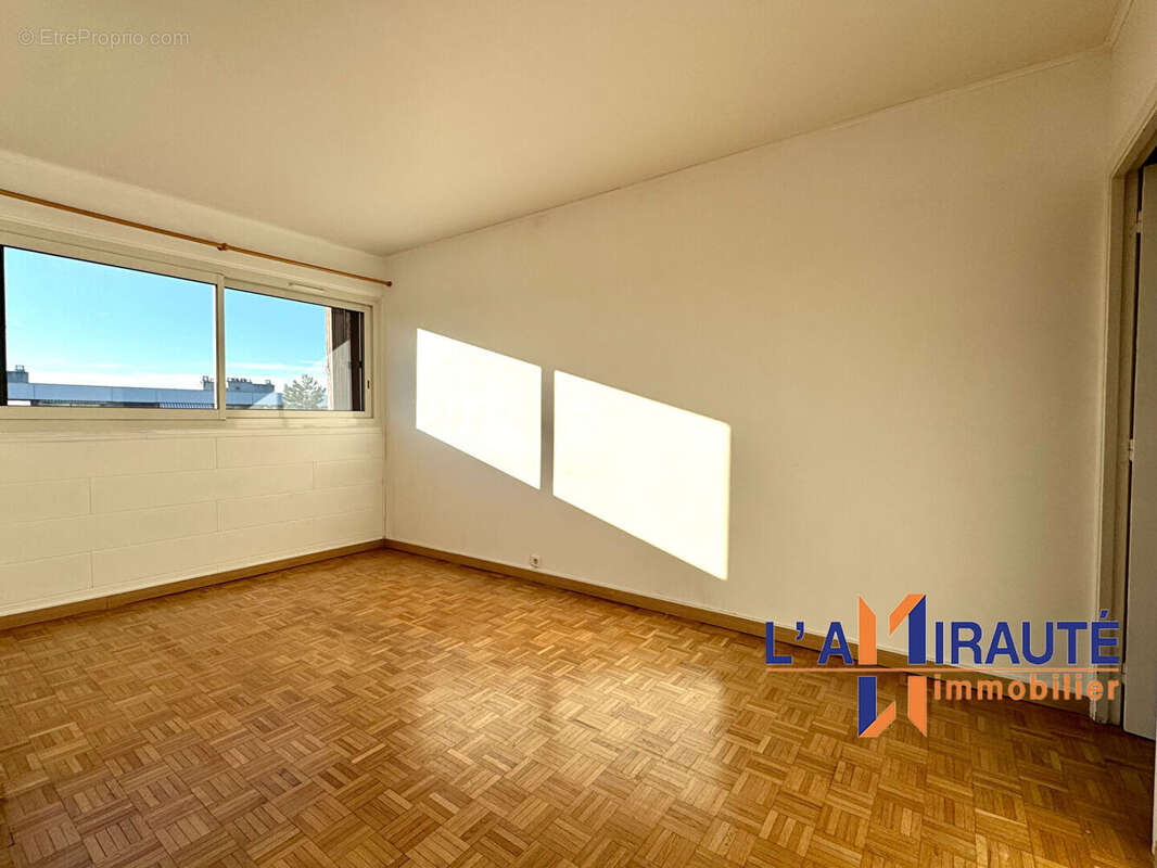 Appartement à HOUILLES