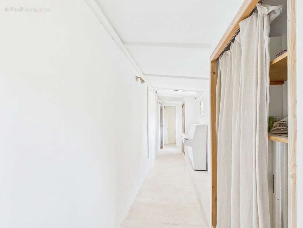 Maison à FONTVIEILLE