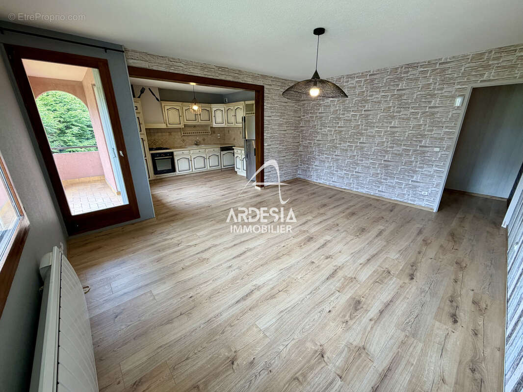 Appartement à SAINT-JEAN-DE-MAURIENNE